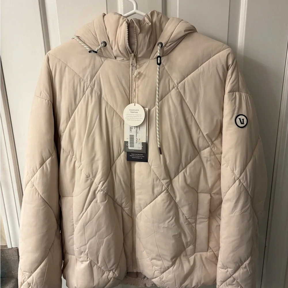 Vuori decompression jacket NWT - Picture 2 of 5
